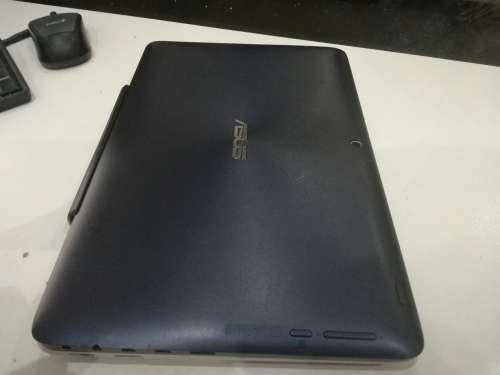 AS NEW*ASUS TRANSFORMER*2 IN 1*INTEL ATOM Z3775*2GB RAM*500GB HDD/32GB SSD*